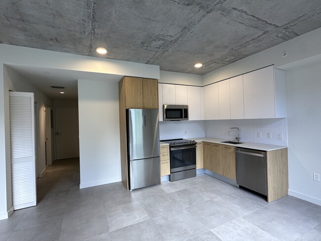 Photo - 340 NW 32nd St Unidad S3 Rental