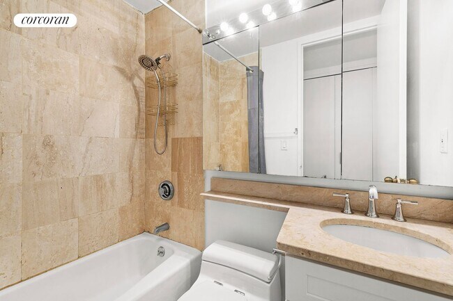 Photo - 350 W 50th St