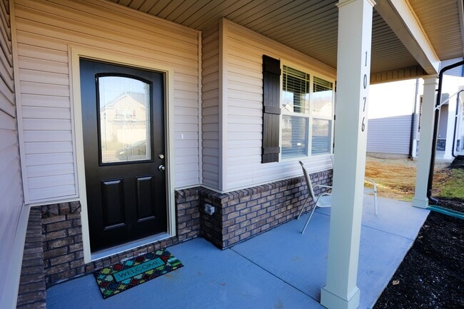 Photo - 1076 Black Oak Cir