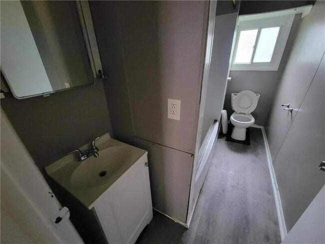 Photo - 76 Woodward St