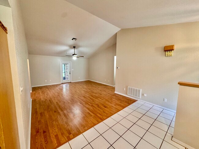 Photo - 597 N Division St House