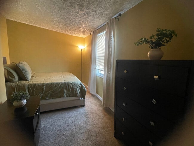 Photo - 888 W Lombard St Unidad B