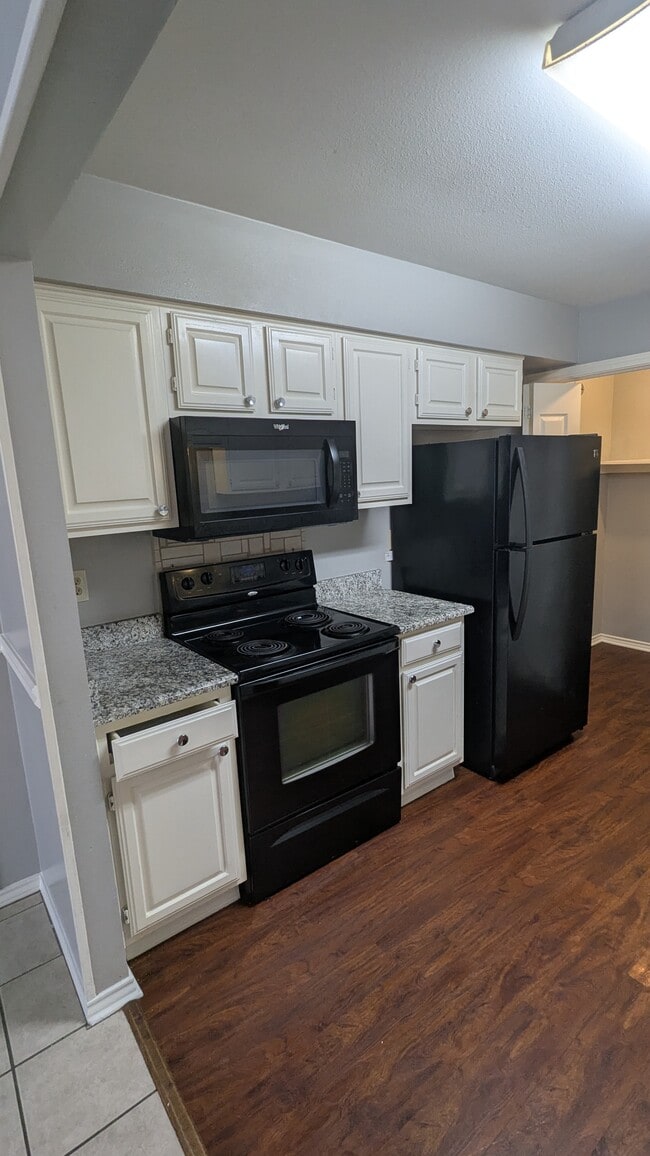 Photo - 711 Hillcrest Ct Unit 709