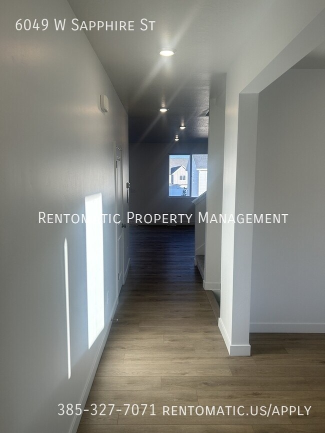 Photo - 6049 W Sapphire St