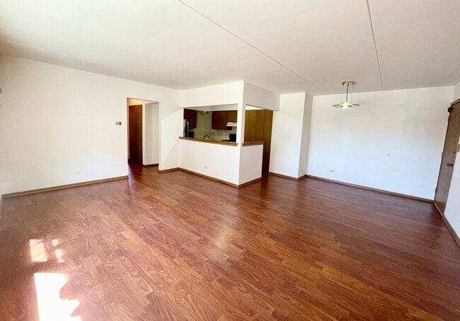 Building Photo - 8630 Sayre Ave Unit #4