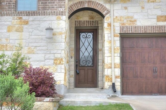 Photo - 203 Ancient Oak Way