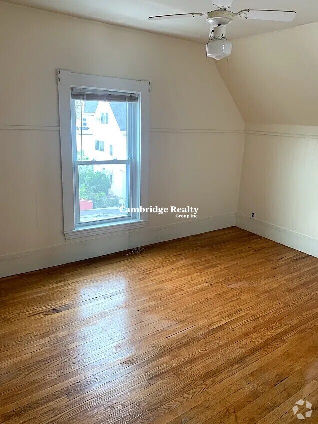 Building Photo - 78 Winchester St Unit 2 Rental