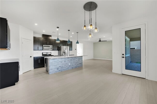 Building Photo - 945 Glenhaven Pl Rental