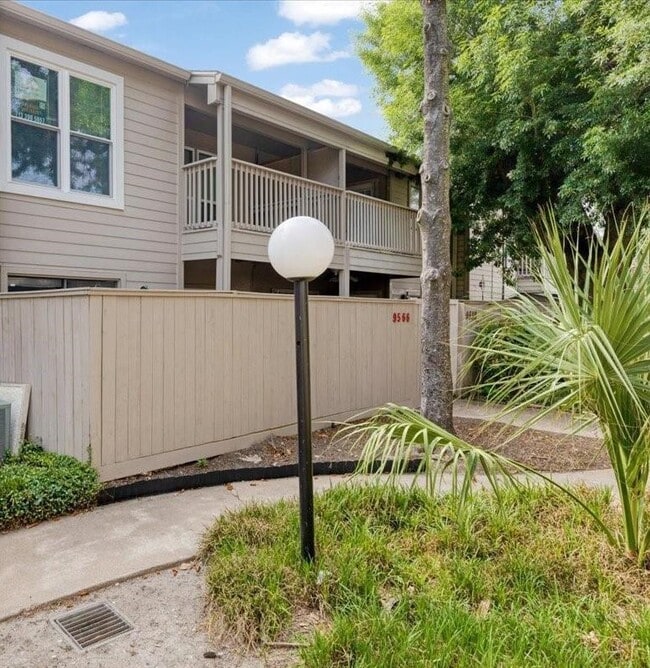 Building Photo - 9566 Windswept Ln Unit 9566 Rental