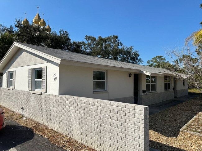 Building Photo - 451 90th Ave N