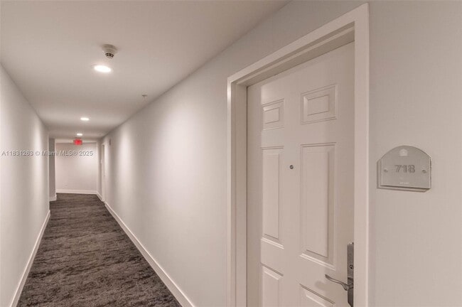 Photo - 2030 Douglas Rd Unidad 718 Rental