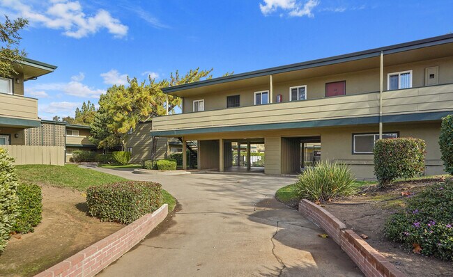 Emerald Estates Apartments