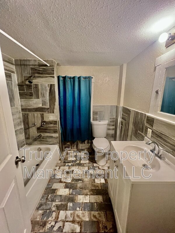 Photo - 253 Post Ave Unit 2