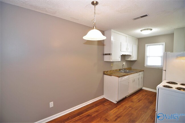 Photo - 3911 Talwell Dr SW Unidad 3