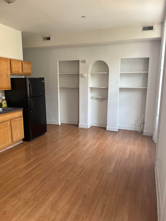 Photo - 4056 Chestnut St