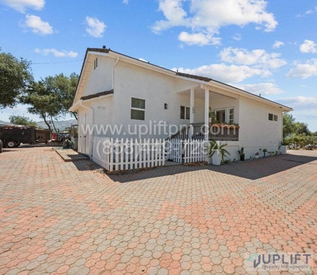 Building Photo - Old Barona Rd (13100) Unit House