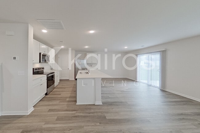 Photo - 133 Overstreet Way