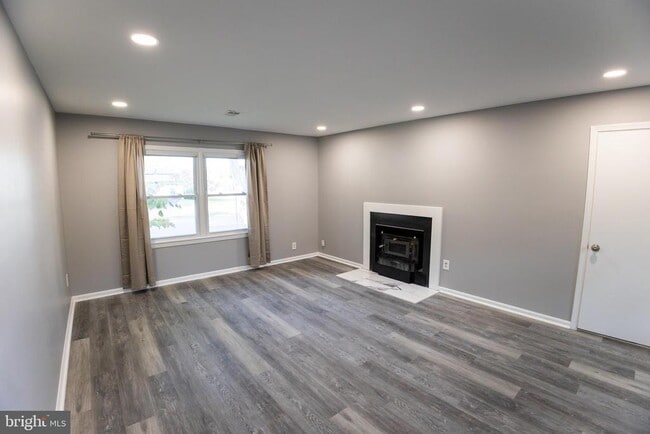 Building Photo - 201 S Kennedy Rd Rental