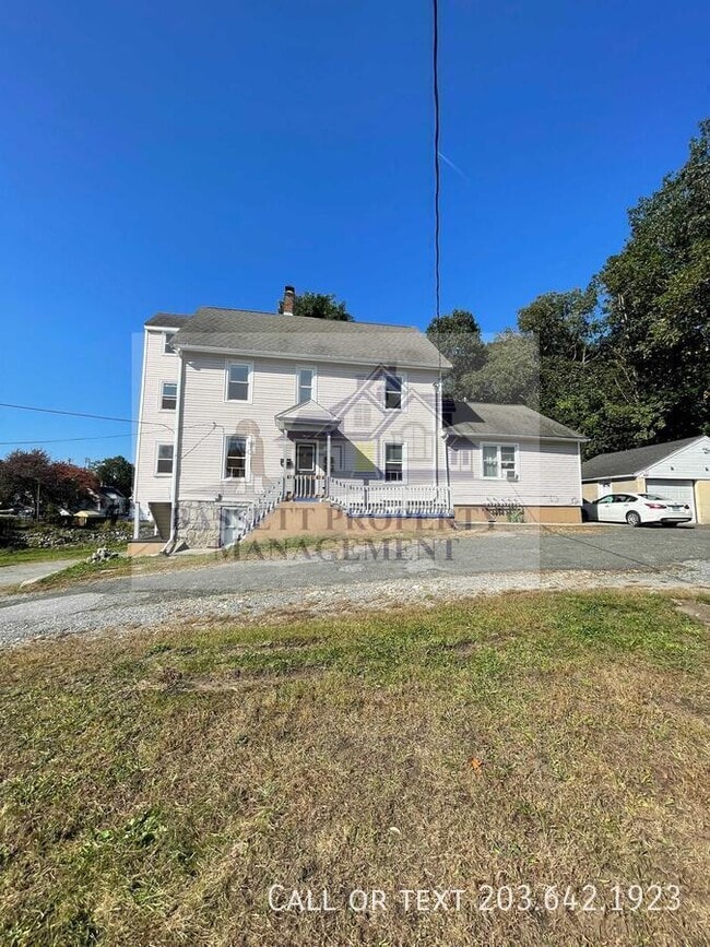 Building Photo - 109 E Albert St