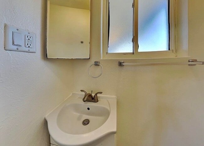 Building Photo - 2759 N 27th St