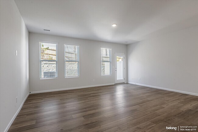 Photo - 2573 Ruby Dixon Xing Dr