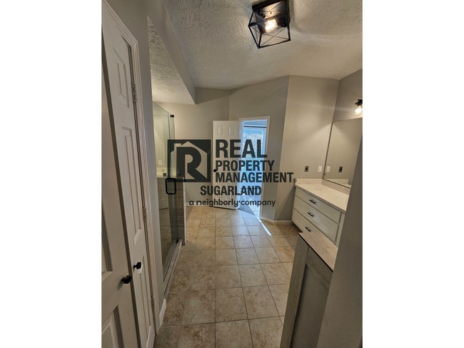 Photo - Executive Living in the Heart of Sugar Land