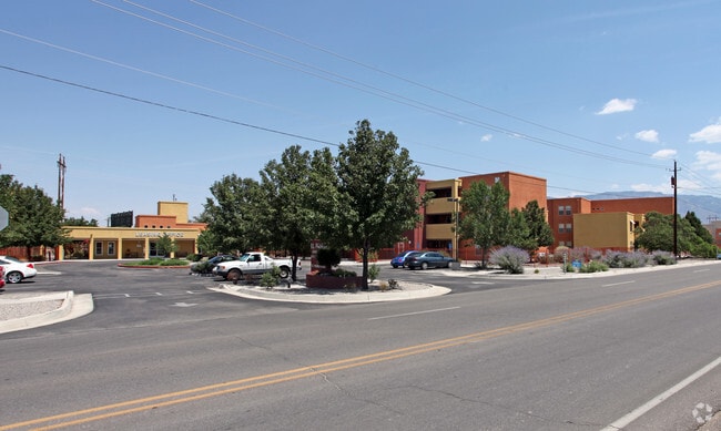 Primary Photo - El Paseo Apartments