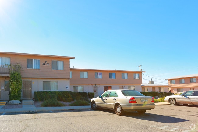Arroyo Chico Apartments