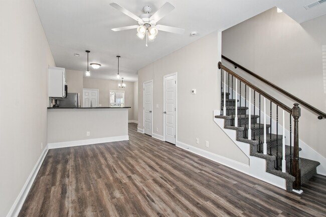 Photo - 215 Notgrass Rd