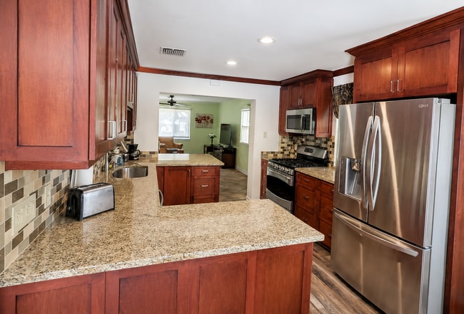 Photo - 1209 N M St