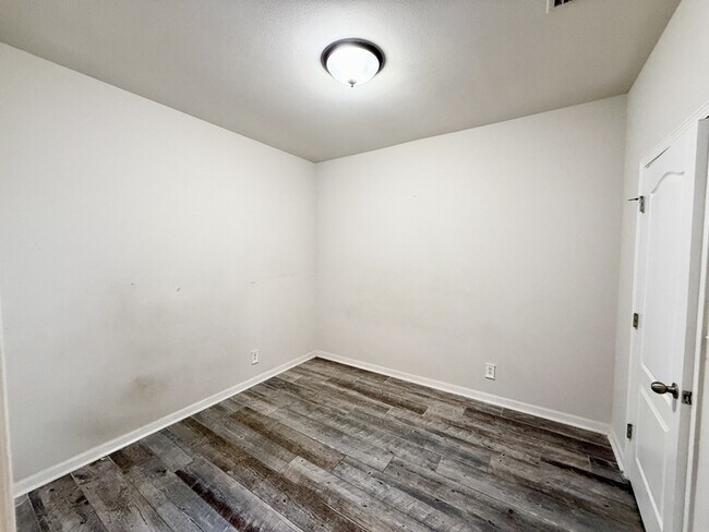 Photo - 3821 Branford Ct