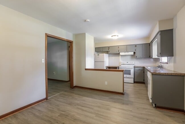 Photo - 1223 E 25th St S