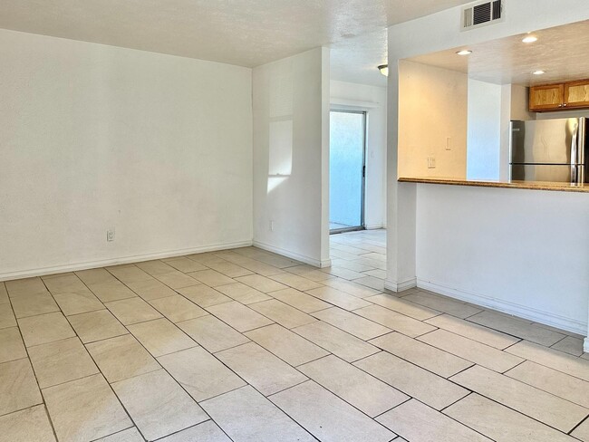 Photo - 1620 N Wilmot Rd