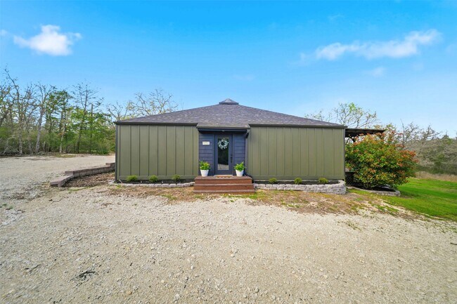 Photo - 8052 Perry Ln