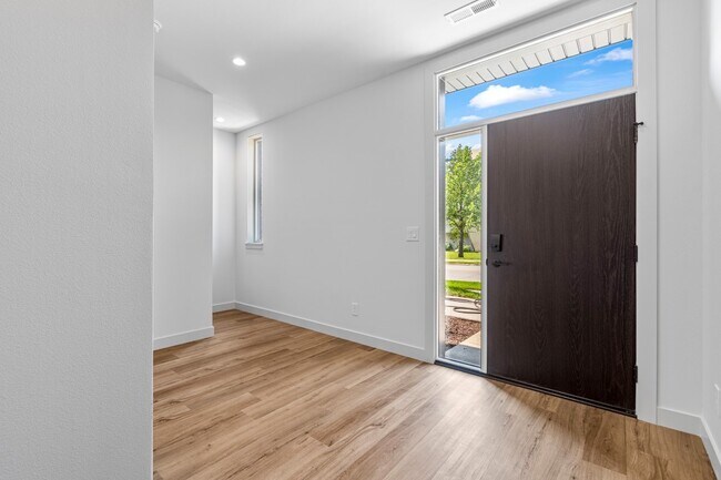 Photo - 14 Lincoln Ave Unidad 2