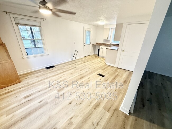 Photo - 2125 Wesley St