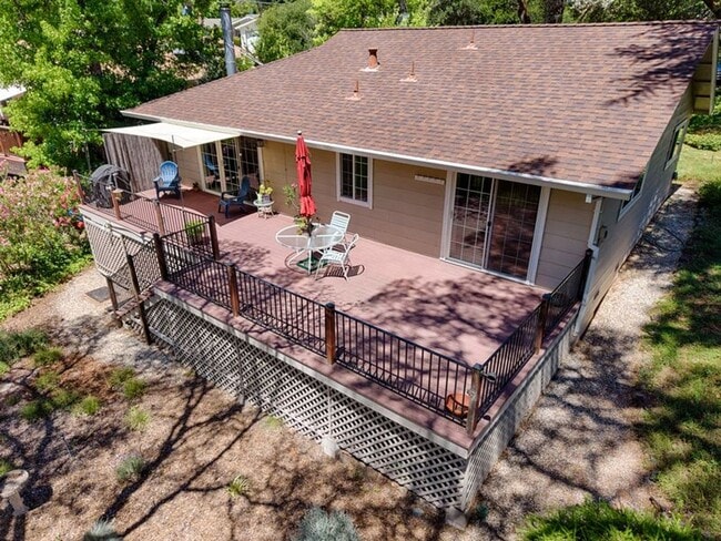 Photo - 11035 Lakeshore S