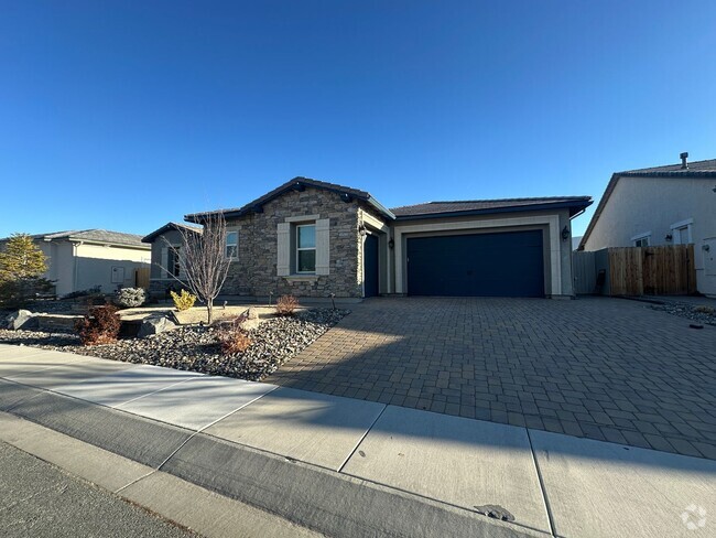 Building Photo - Executive home in South Meadows