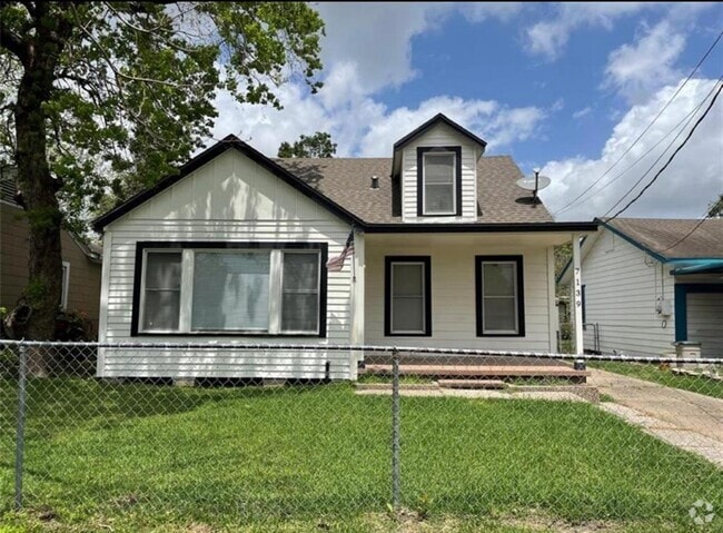 Building Photo - 7139 Linden St Rental