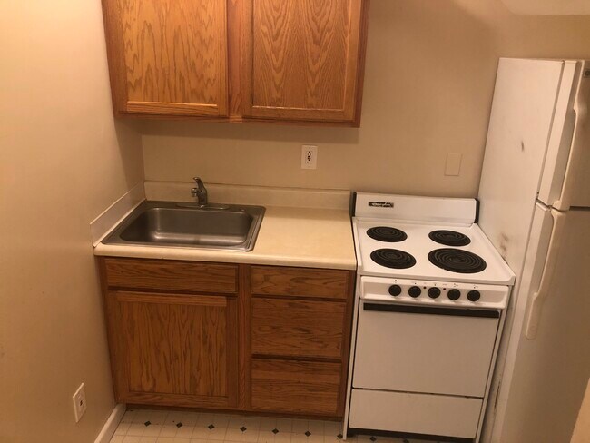 560 Park Ave Unit 560-1