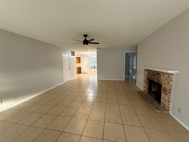 Photo - 502 Hedgewood Dr