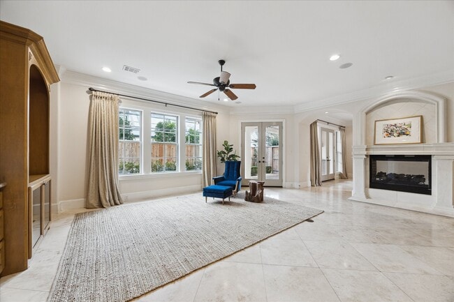 Photo - 256 S Post Oak Ln