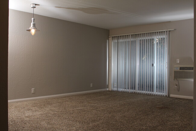 Living room - 1085 Murrieta Boulevard Apartment Unit 224