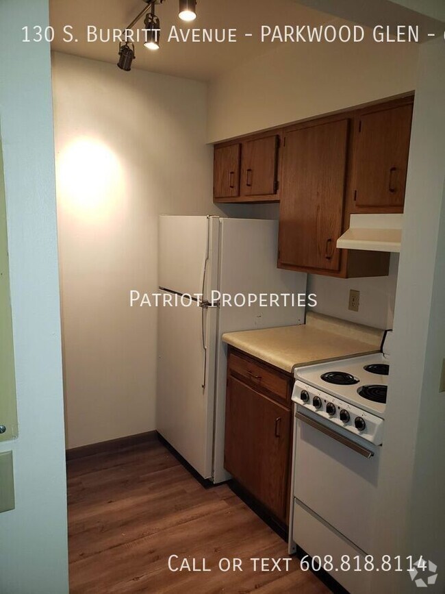 Building Photo - 1 bedroom/ 1 bath apartment in Lake Delton... Unit 6