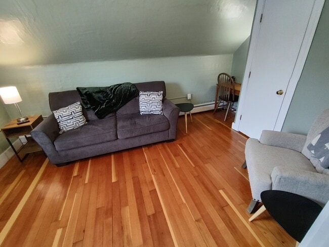 Photo - 8 Russell St Unit 8 Russell St