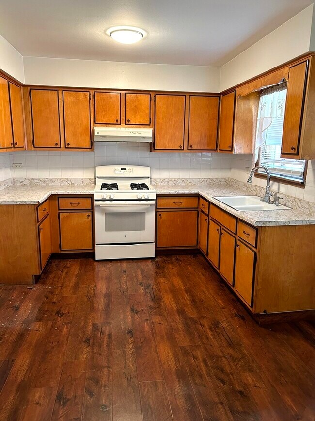 Photo - 9942 W Cermak Rd Unit B