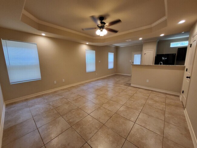 Photo - 6930 Lakeview Dr.