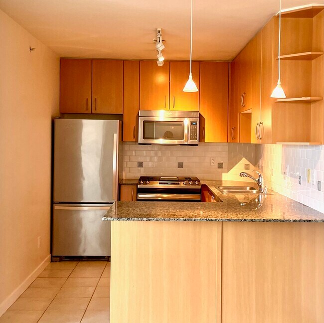 Photo - 8460 Granville Ave