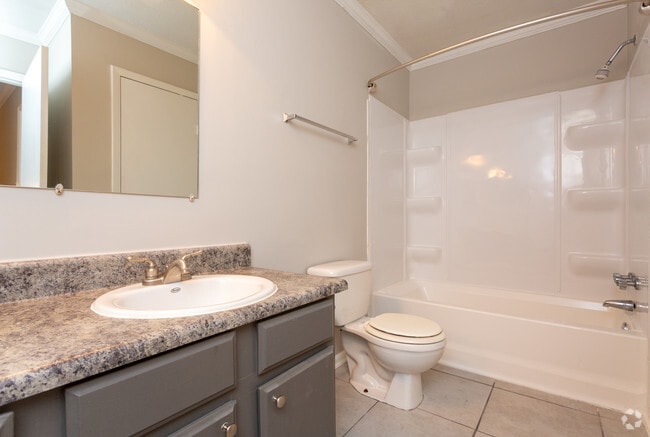 2BR, 1.5BA - 1,258 SF