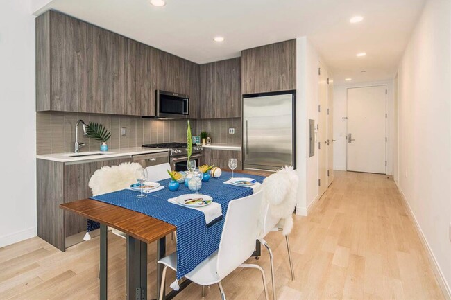 Photo - 160 1st St Unidad 401